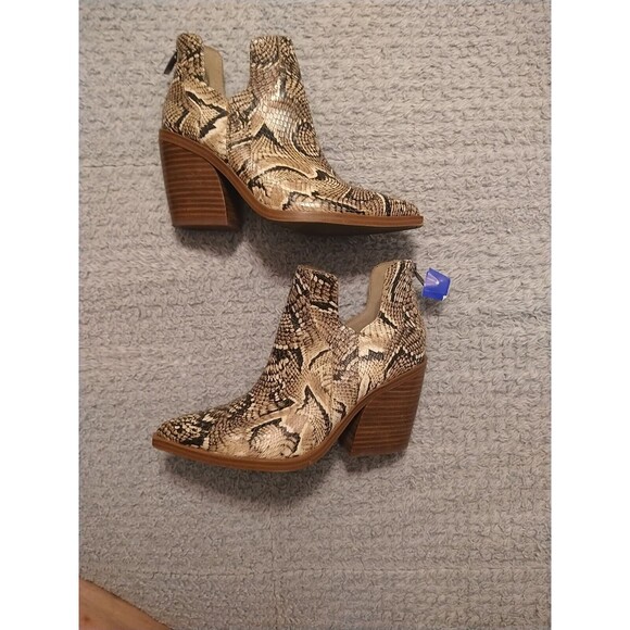 Vince Camuto  Leather 6.5 Snakeskin 3" Heeled Boots - Picture 4 of 14